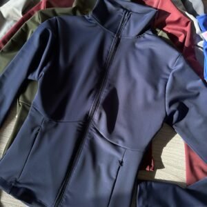 Chamarra Deportiva Entallada – Corte Slim